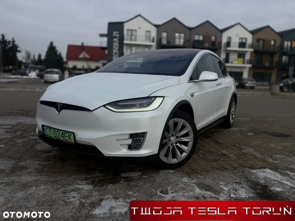 Tesla Model X - 1