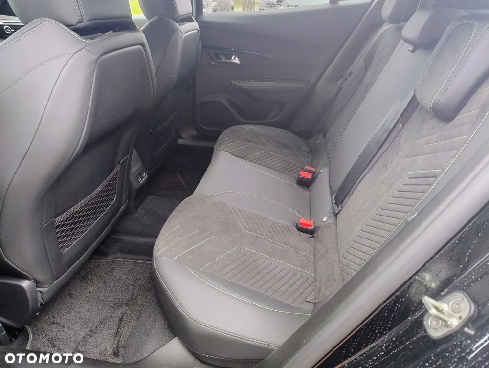 Peugeot 2008 PureTech mHEV Allure e-DCS6 - 22