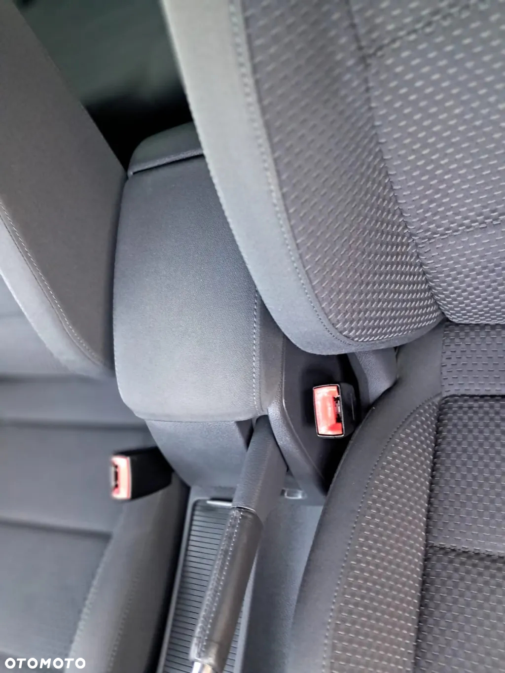 Volkswagen Golf 2.0 TDI DPF GT - 26