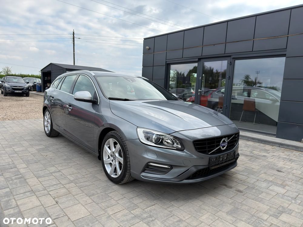 Volvo V60 D3 Drive-E R-Design Momentum - 4