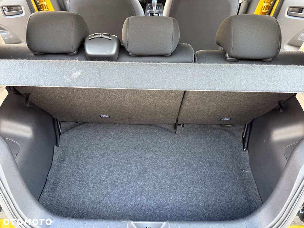 Mitsubishi Space Star AS&G 1.2 CVT Spirit+ Black - 39