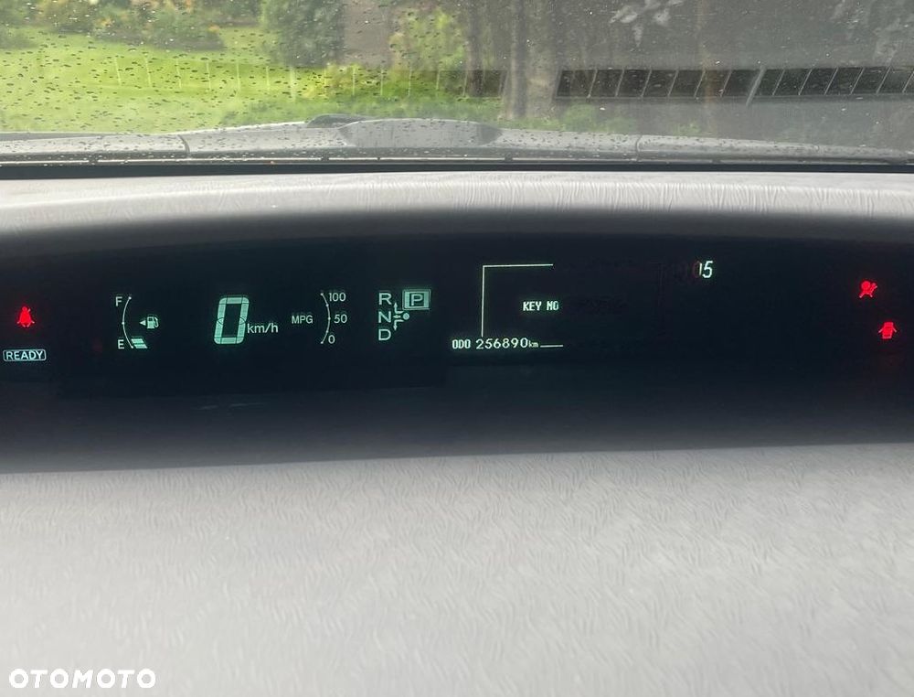 Toyota Prius (Hybrid) - 6