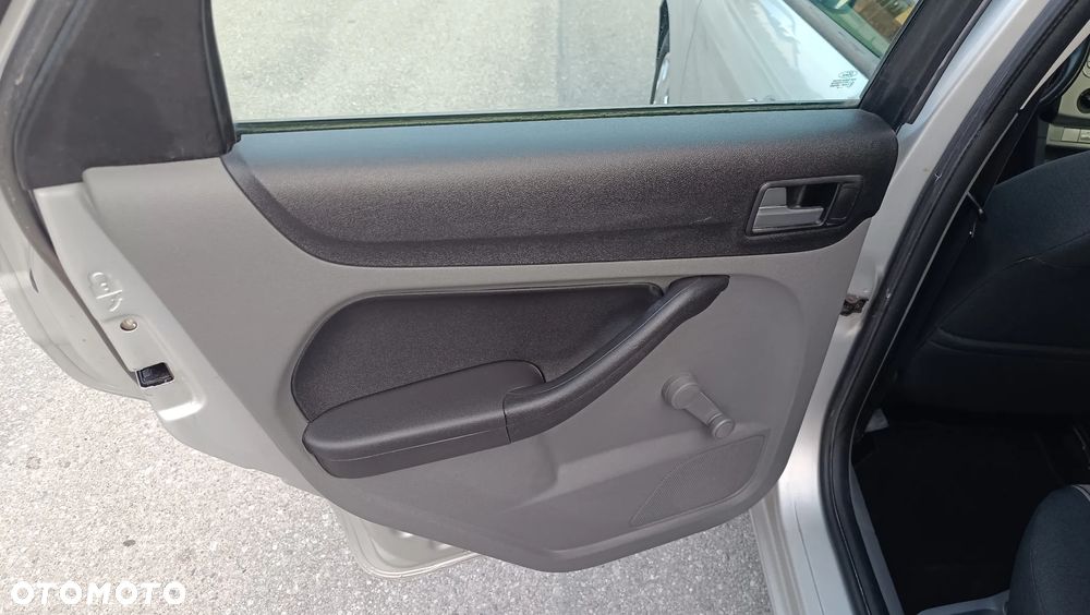 Ford Focus 1.6 16V Style+ - 19