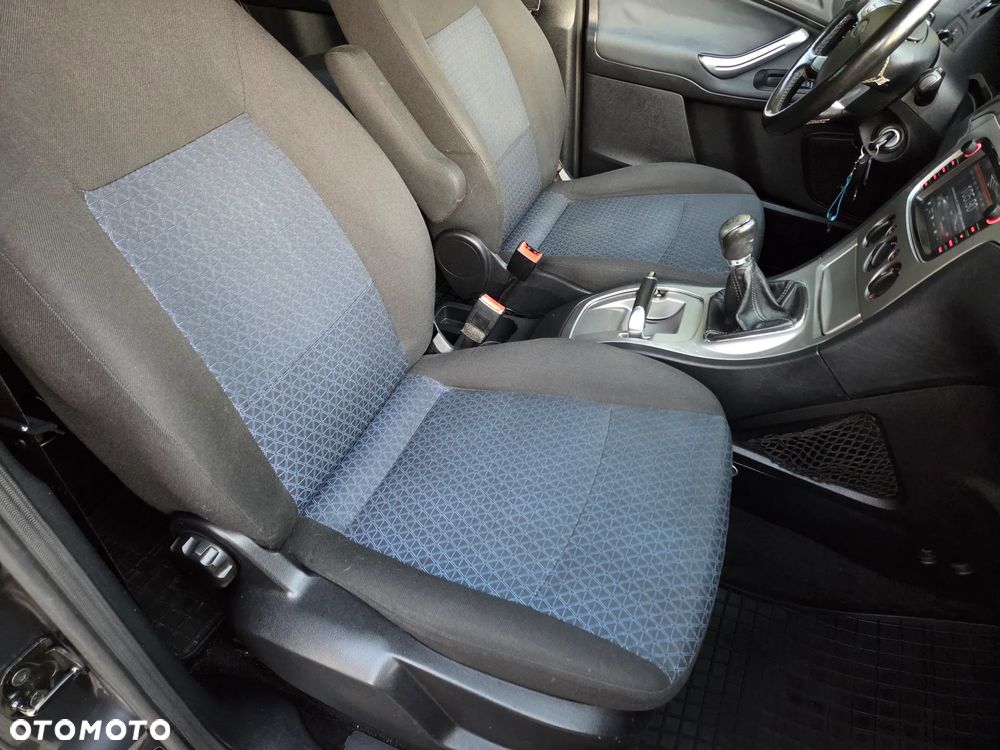 Ford Galaxy 1.8 TDCi Ambiente - 11