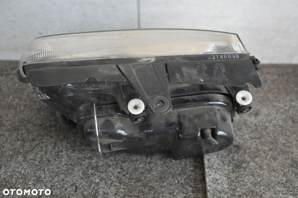 LAMPA PRZÓD PRAWA POLO 6N2 99-01r. - 3
