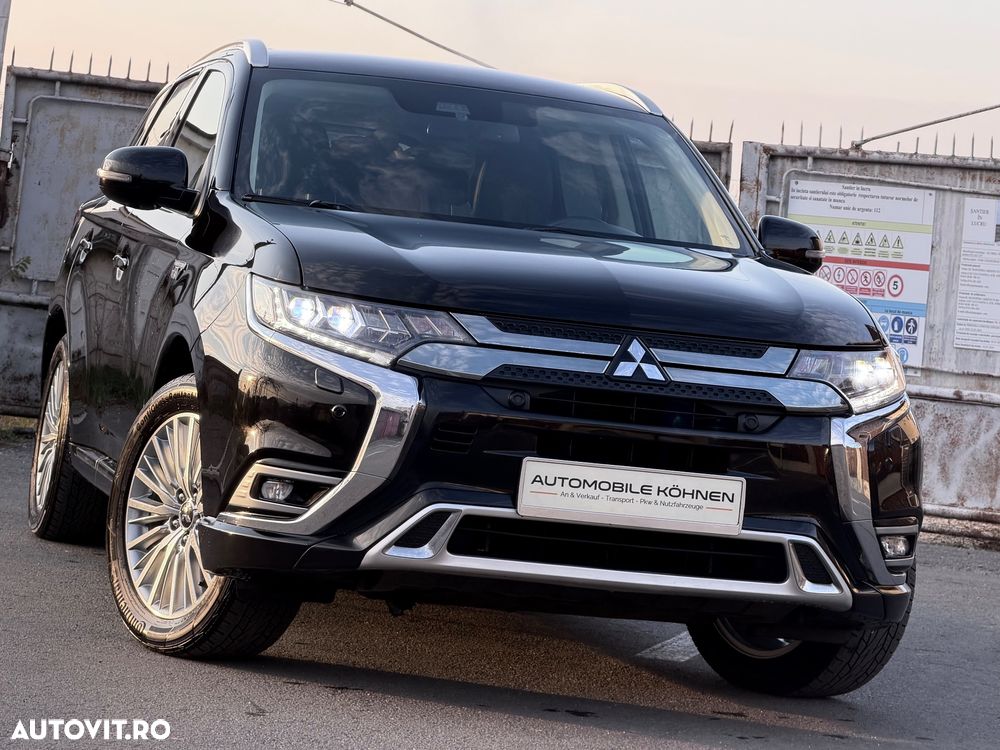 Mitsubishi Outlander 2.4 4WD Plug-In Hybrid Top - 1