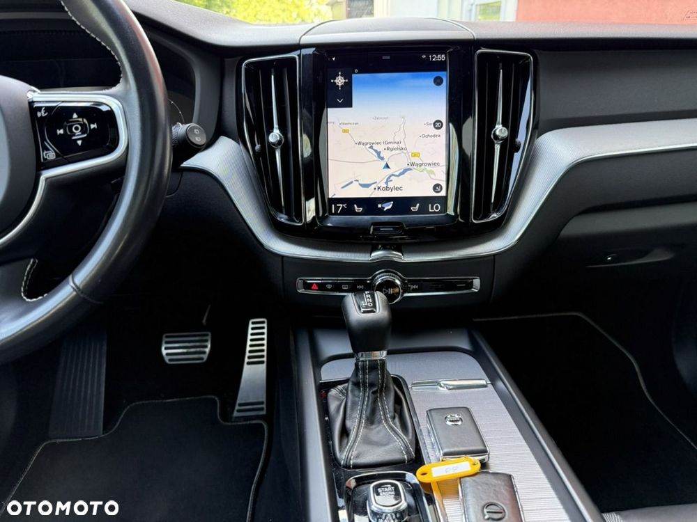 Volvo XC 60 D4 R-Design - 19