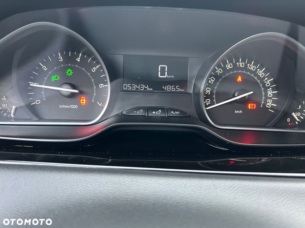 Peugeot 208 1.2 PureTech GPF Signature S&S - 13