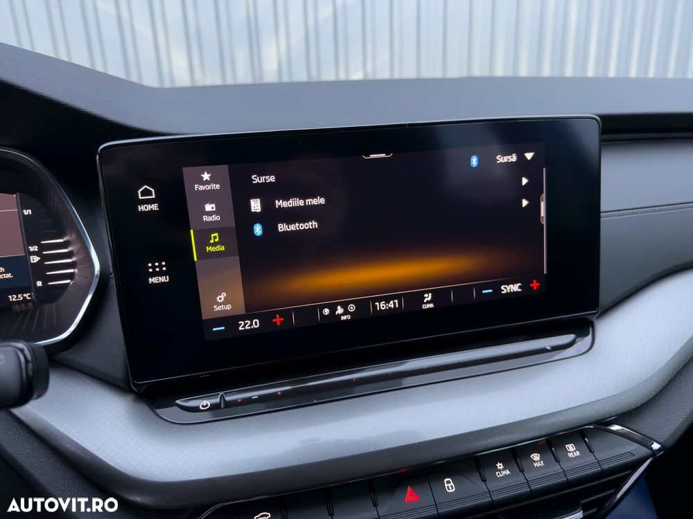 Skoda Octavia Combi 2.0 TDI DSG Tour - 35