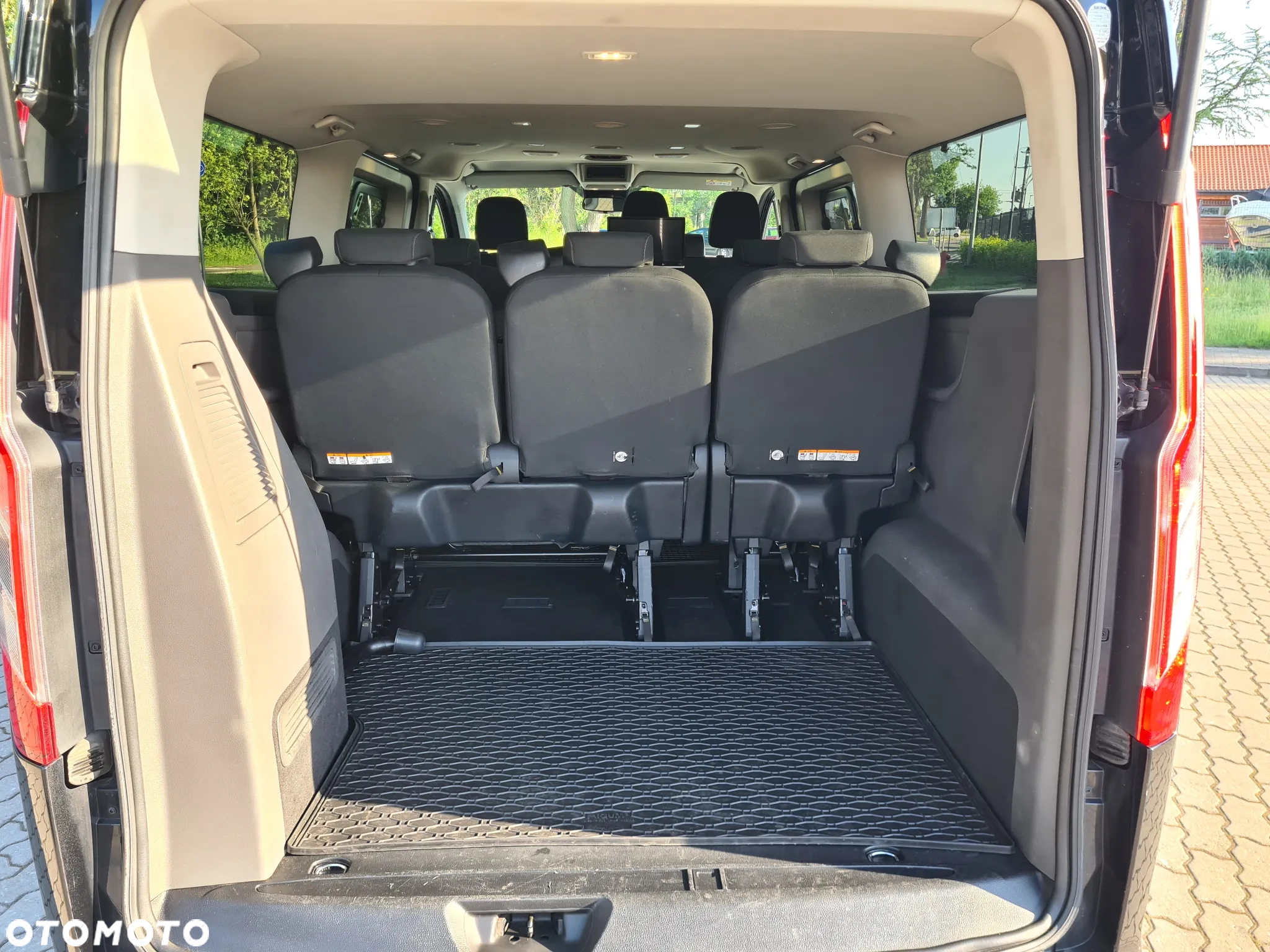 Ford Tourneo Custom - 13