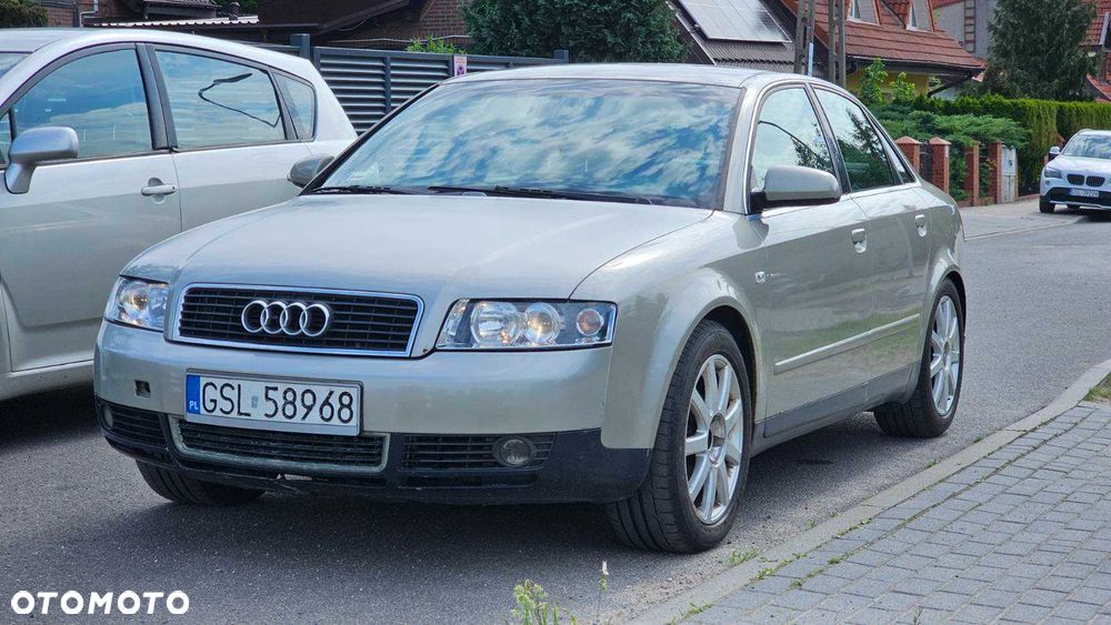 Audi A4 Limousine - 1