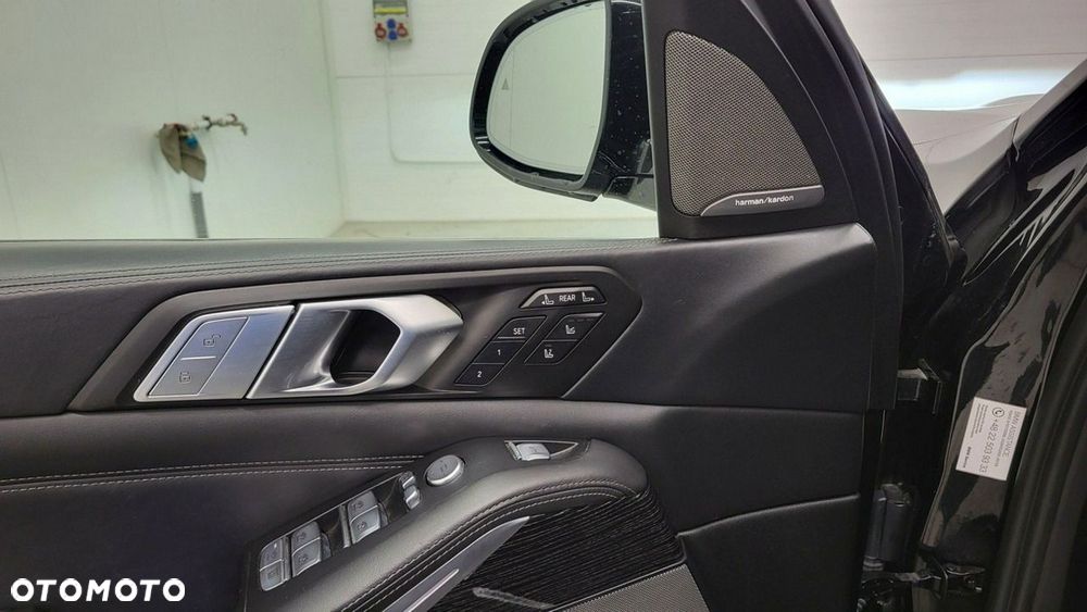 BMW X7 M50i sport - 12