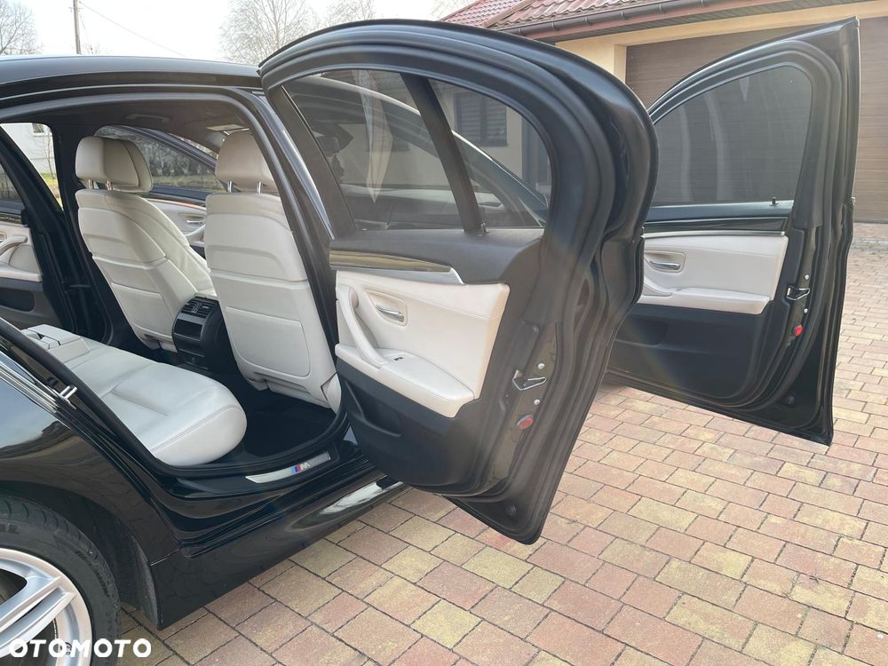 BMW Seria 5 535i - 23