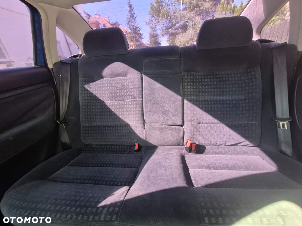Volkswagen Passat 1.9 TDI - 13