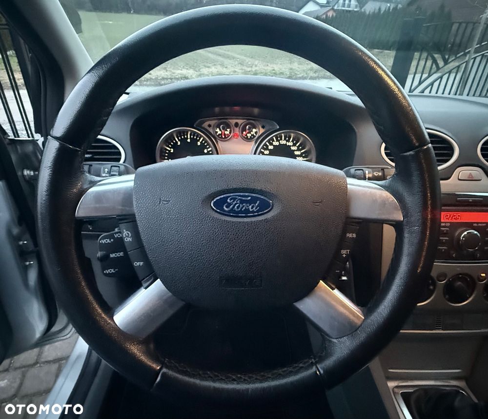 Ford Focus 1.6 16V Connection - 26