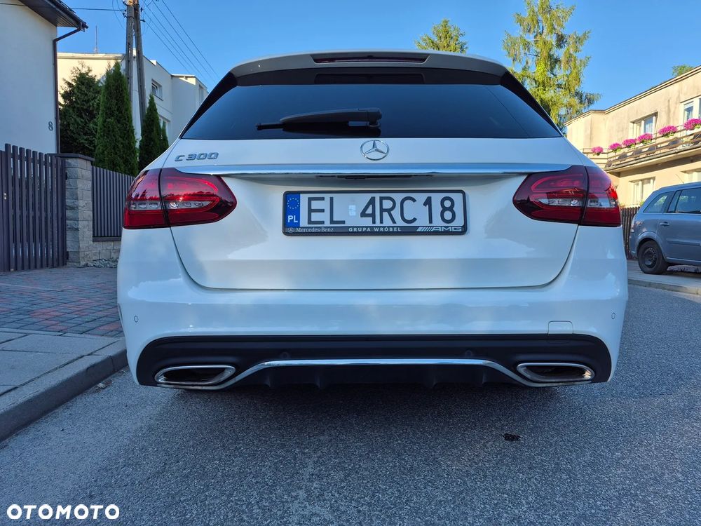 Mercedes-Benz Klasa C 300 9G-TRONIC - 8