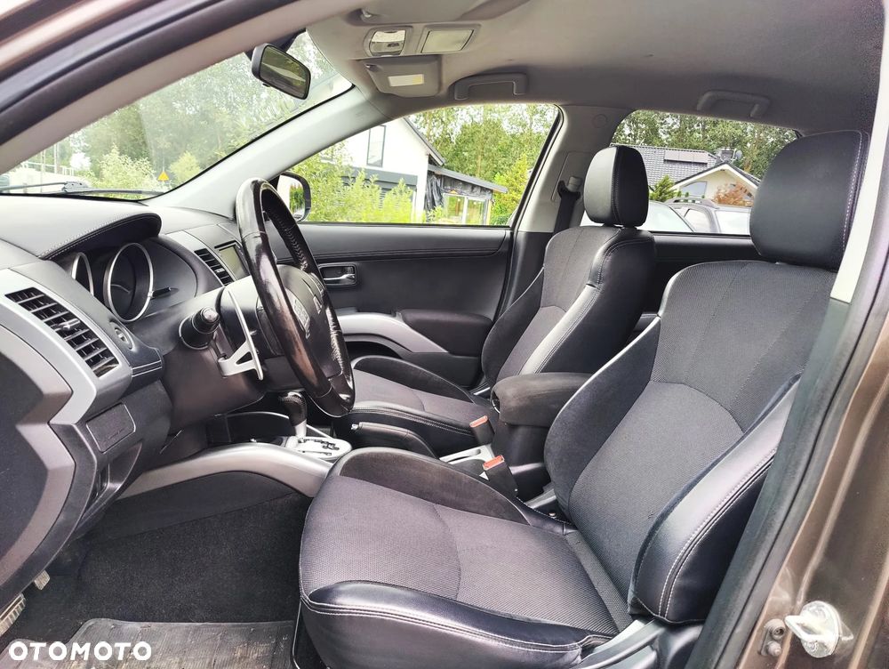 Mitsubishi Outlander 2.0 Intense + NAVI 2WD EU5 CVT - 13