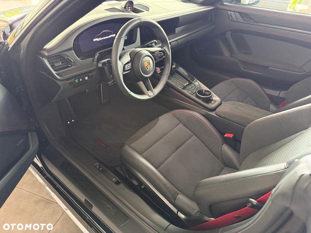 Porsche 911 Carrera T-Hybrid 4 GTS - 9