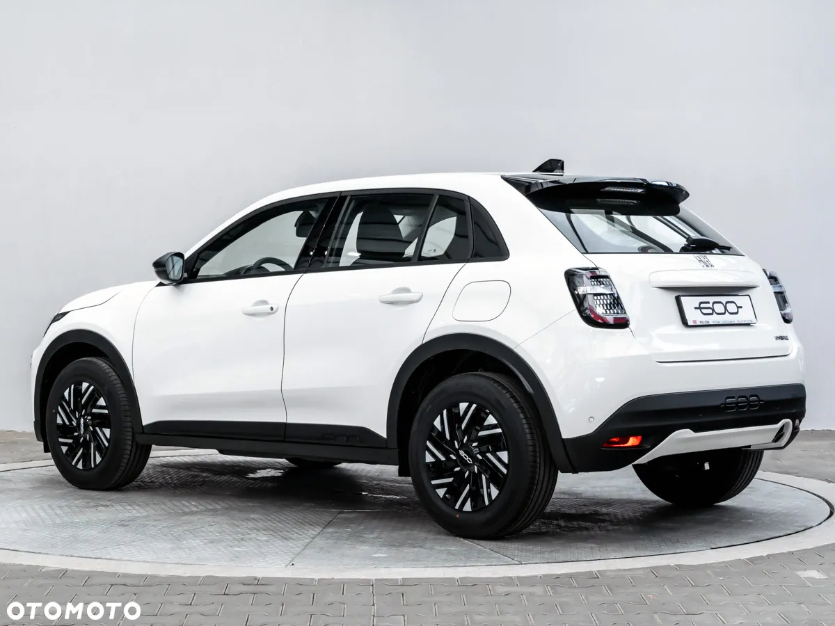 Fiat 600 1.2 Turbo Hybrid eDCT - 3