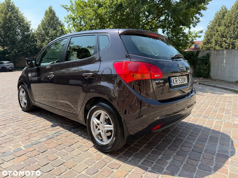 Kia Venga - 24