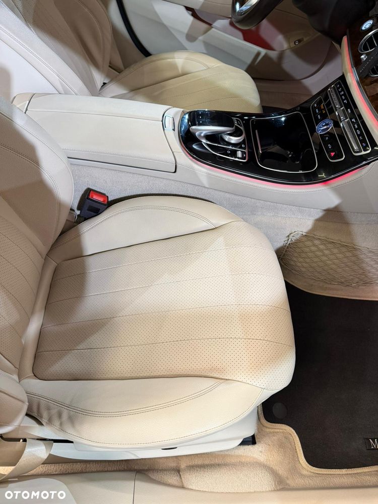 Mercedes-Benz Klasa E - 32