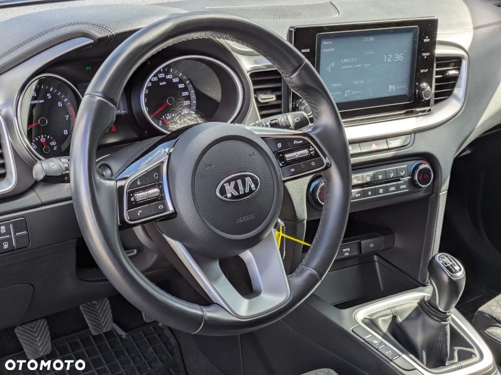 Kia Ceed 1.5 T-GDI M - 12