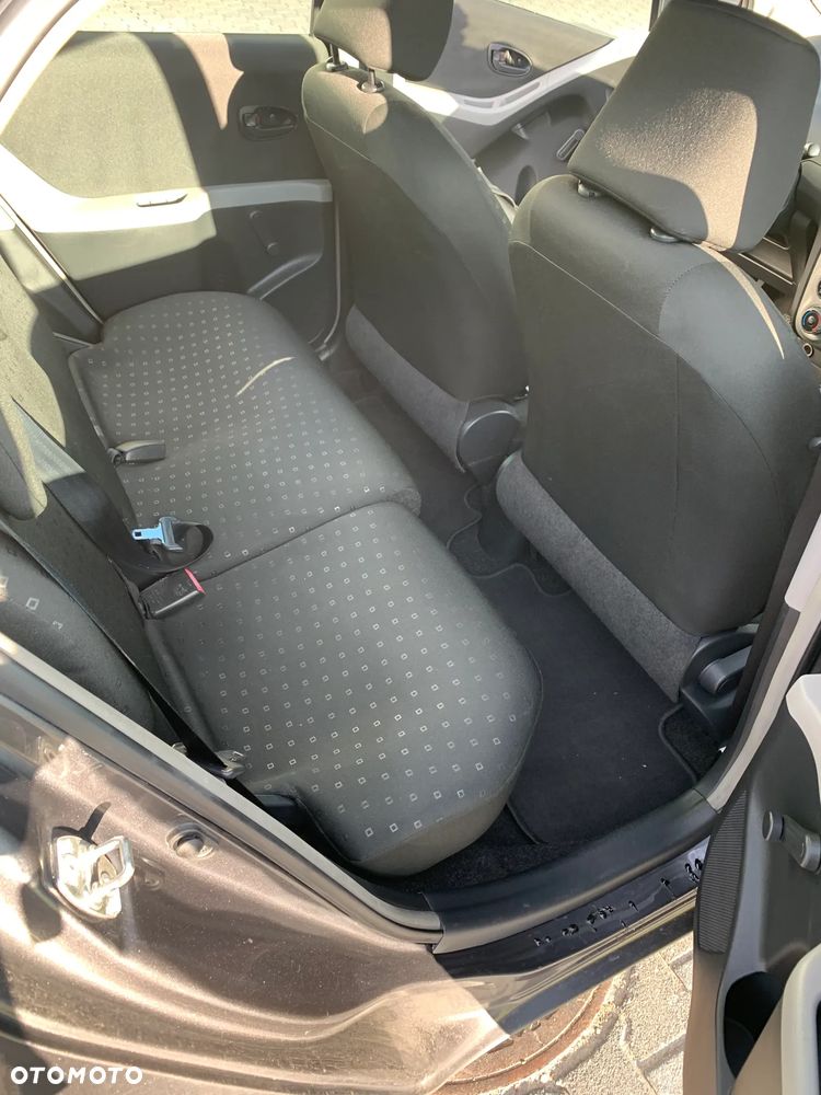 Toyota Yaris 1.3 Luna A/C - 9