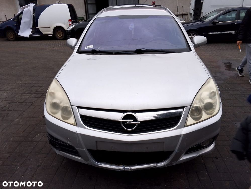 Opel Vectra C FL (05-08r.) 1.9 CDTI 149KM. Silnik Z19DTH Skrzynia F40WR lakier Z157 /157. Cały na części. GWARANCJA !!! Przód Tył Zestaw Komplet Drzwi Klapa Zderzak Błotnik Maska Grill Atrapa Szyba Pas Lampa Lusterko Boczki Fotel Kanapa Kokpit Deska Rozdzielcza Przełącznik Włącznik Sterownik Przewody Wiązka Instalacja Moduł Komputer Czujnik Listwa Pompa Alternator Wtryski Głowica Rozrusznik Kompresor Sprzęgło Dwumas Silnik Skrzynia ABS Klimatyzacji Paliwa Wspomagania Kolektor Turbina Przepustnica Zawór Chłodnica Koło Hak Belka Sanki Zawieszenie Mcpherson Półoś Amortyzator Wydech Tłumik Zacisk Most - 2