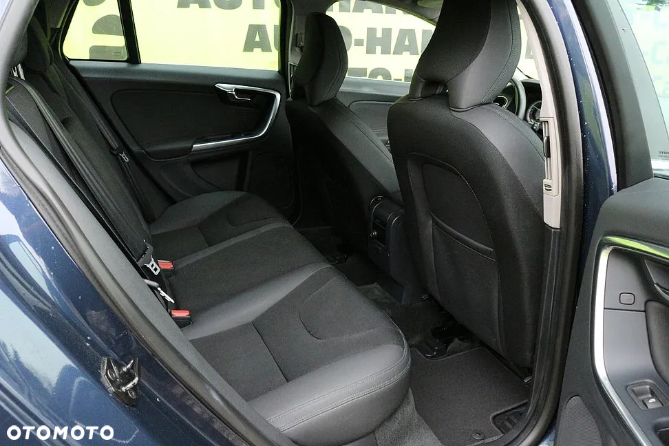 Volvo V60 D3 Geartronic Momentum - 22