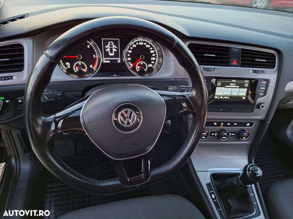 Volkswagen Golf - 16