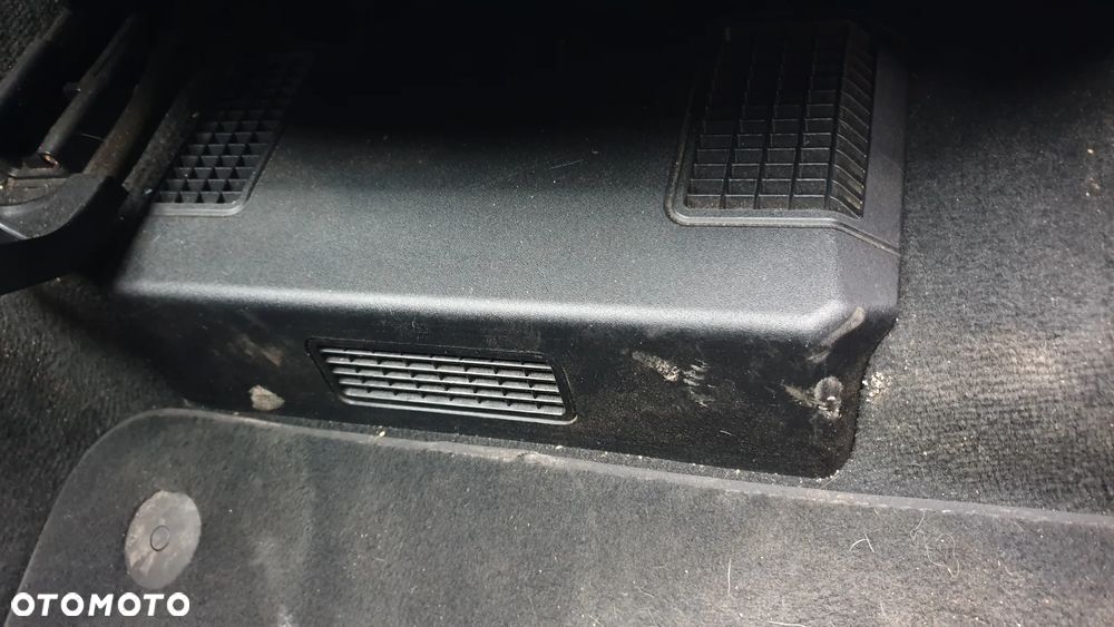 Audi A3 3-drzwiowe 1.6 TDI DPF Attraction - 25