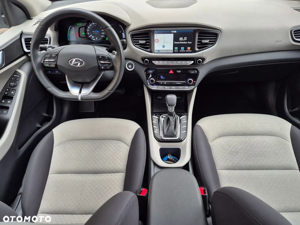Hyundai IONIQ - 34