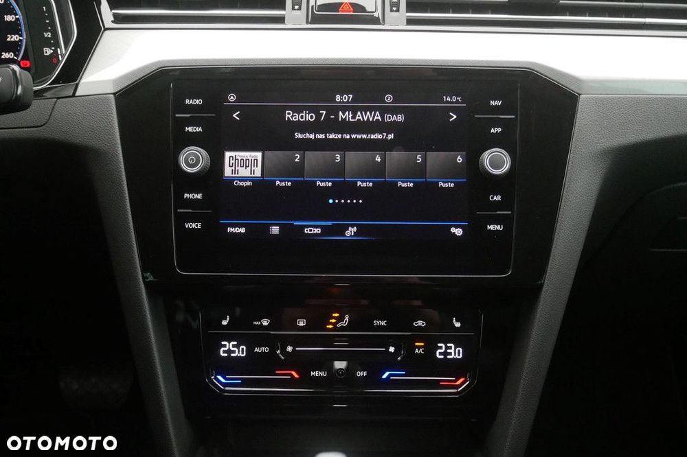 Volkswagen Passat - 10