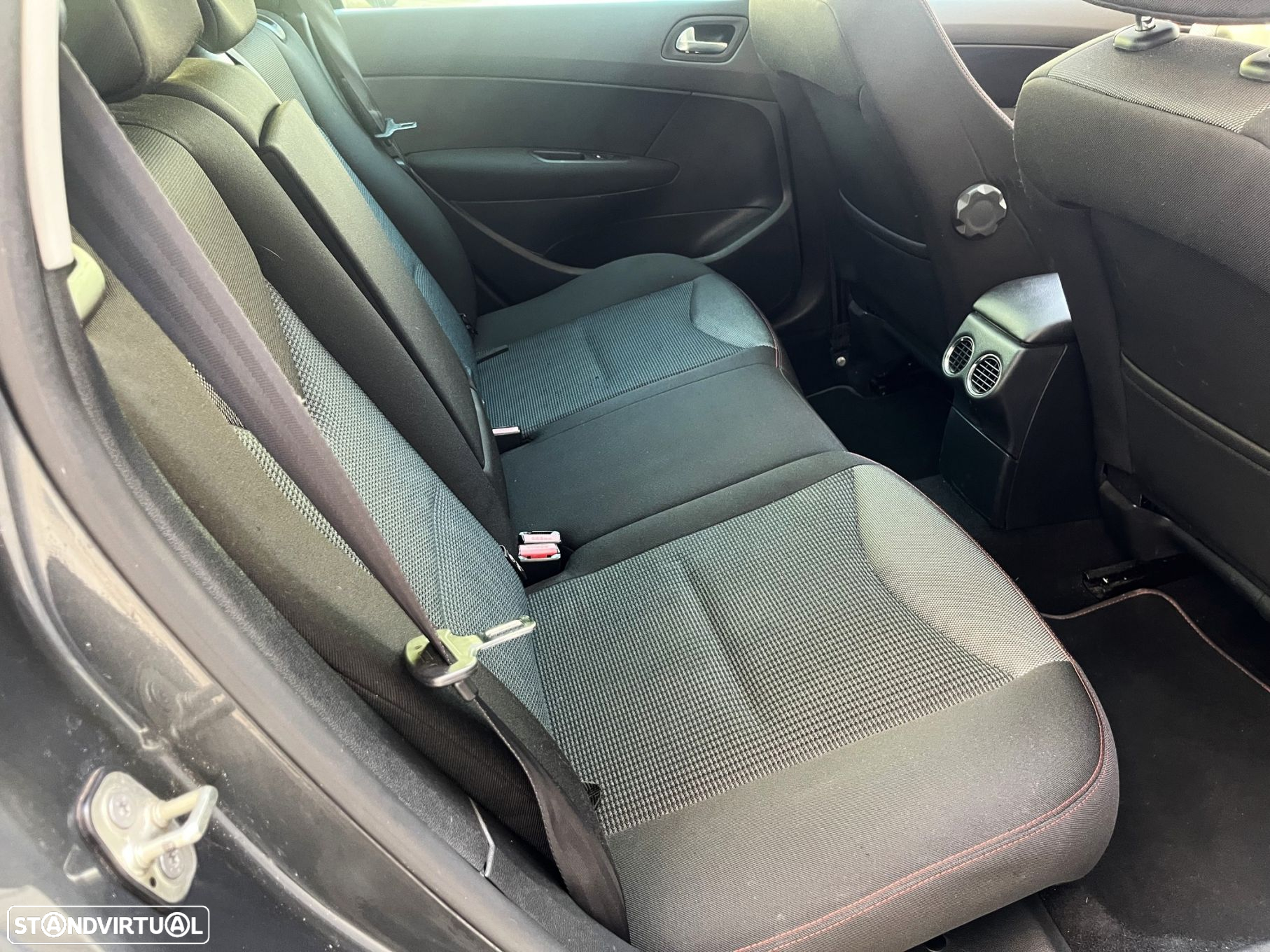Peugeot 308 1.6 e-HDi Sportium CVM6 - 16