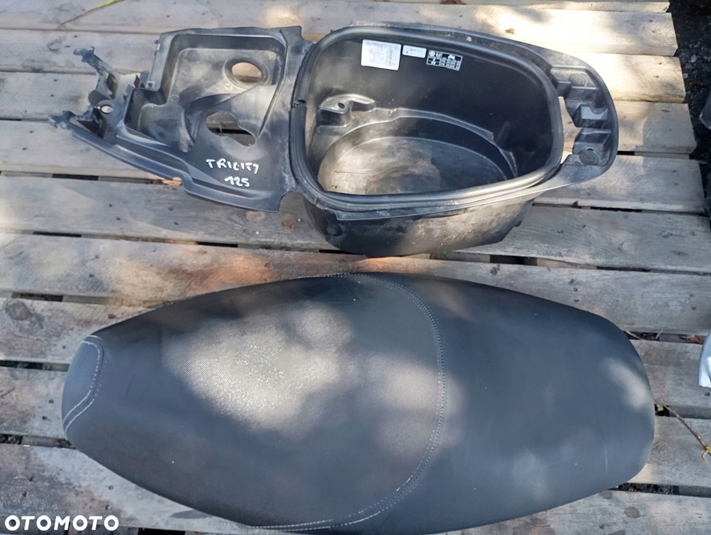 YAMAHA TRICITY TRYPTIK 125 14-17 SIEDZENIE KANAPA - 1