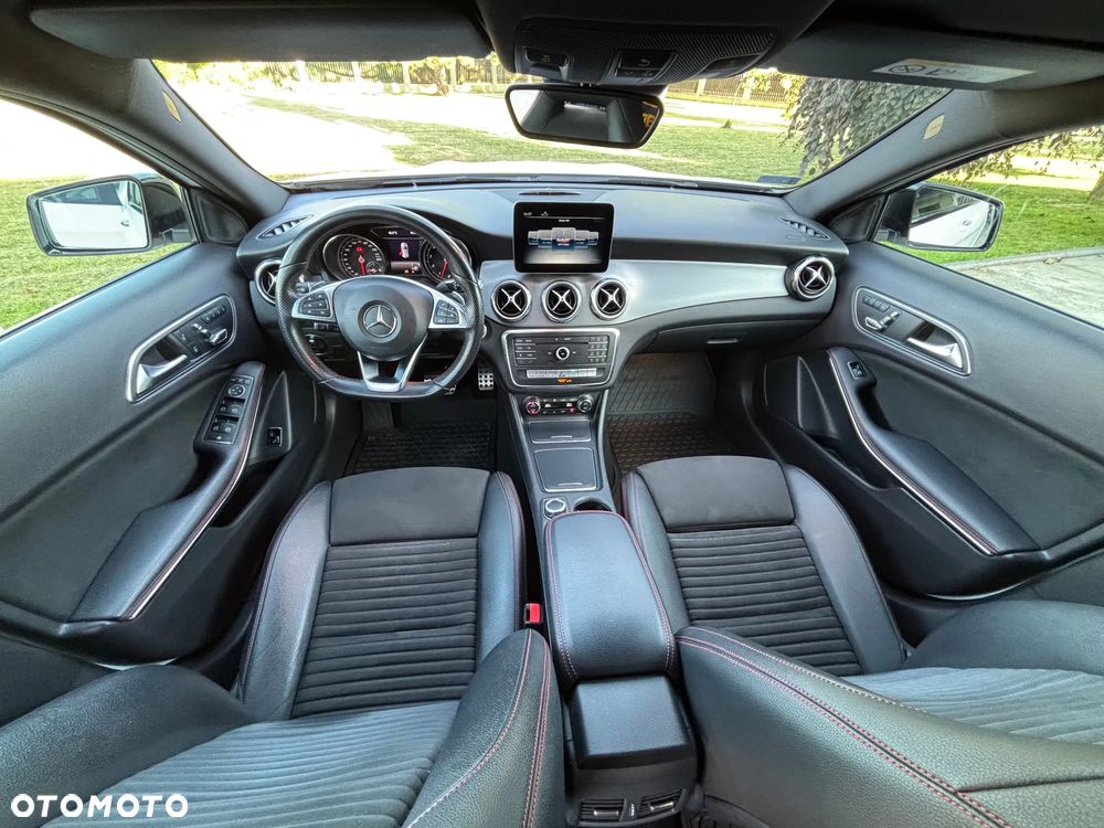 Mercedes-Benz GLA 200 7G-DCT AMG Line - 16