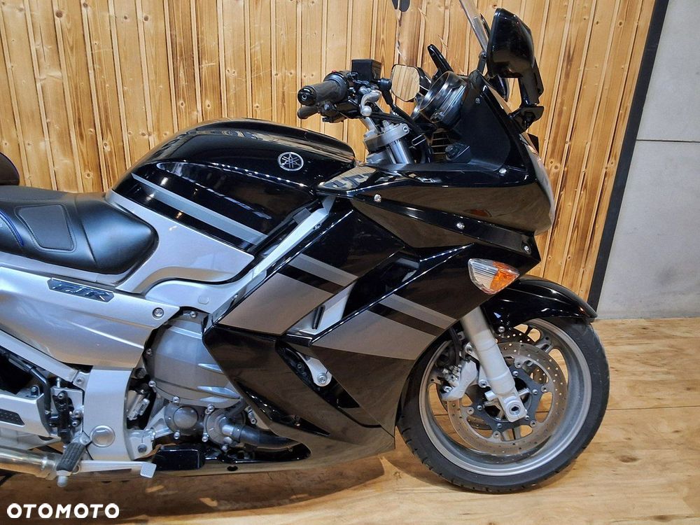 Yamaha FJR - 6