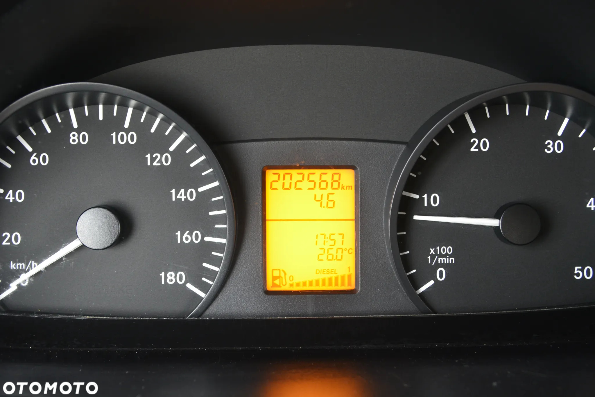 Mercedes-Benz Sprinter - 34