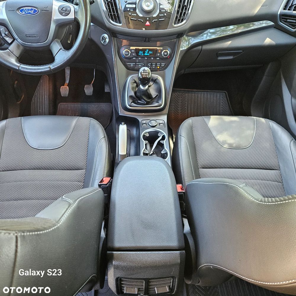 Ford Kuga 1.5 EcoBoost 2x4 Titanium - 21