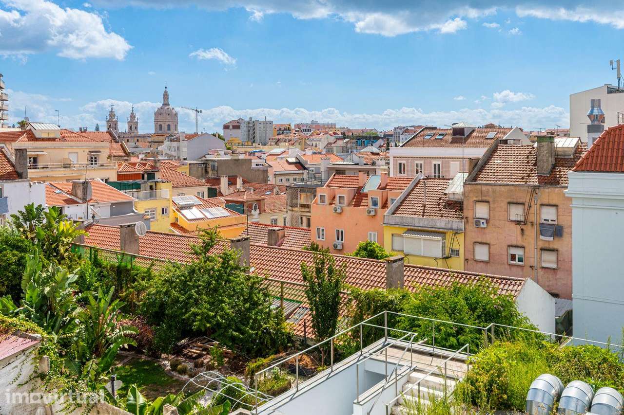 Apartamento com enorme potencial na prestigiada zona da Lapa / Estrela - Grande imagem: 2/23