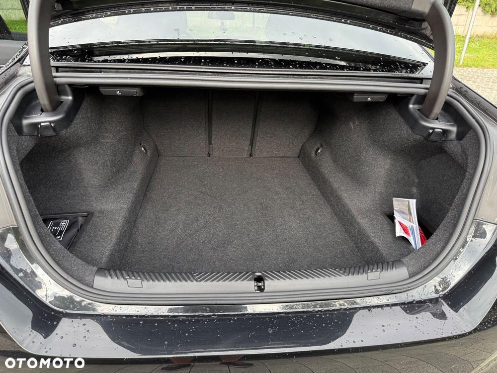 BMW Seria 5 520d xDrive mHEV - 11