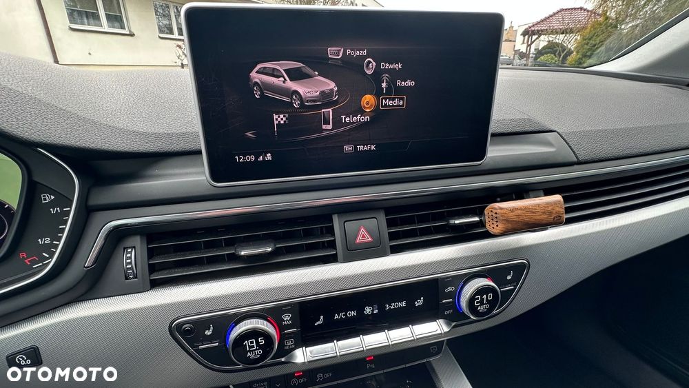 Audi A4 Avant 2.0 TDI S tronic - 25
