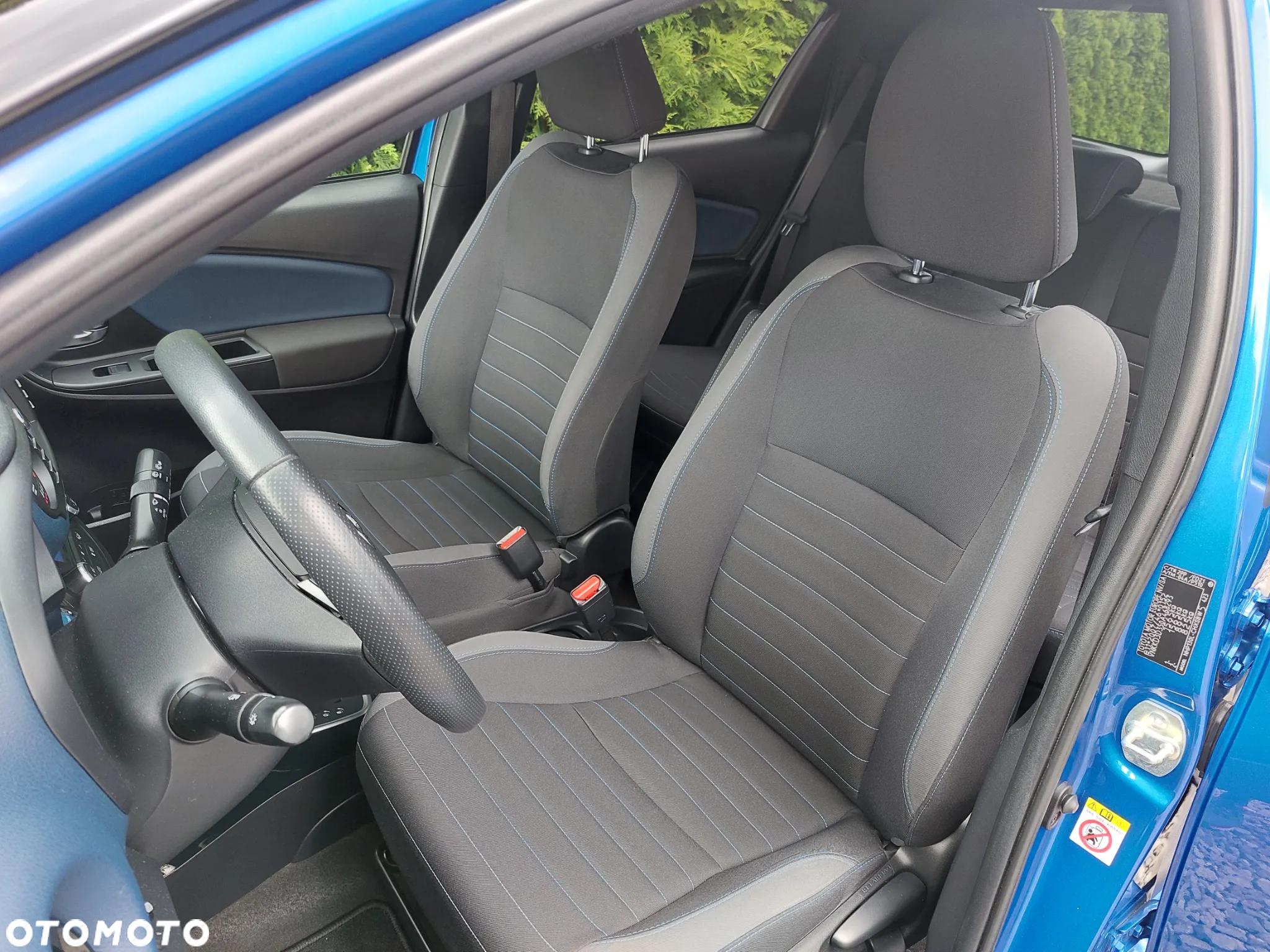 Toyota Yaris Hybrid 100 Selection - 11