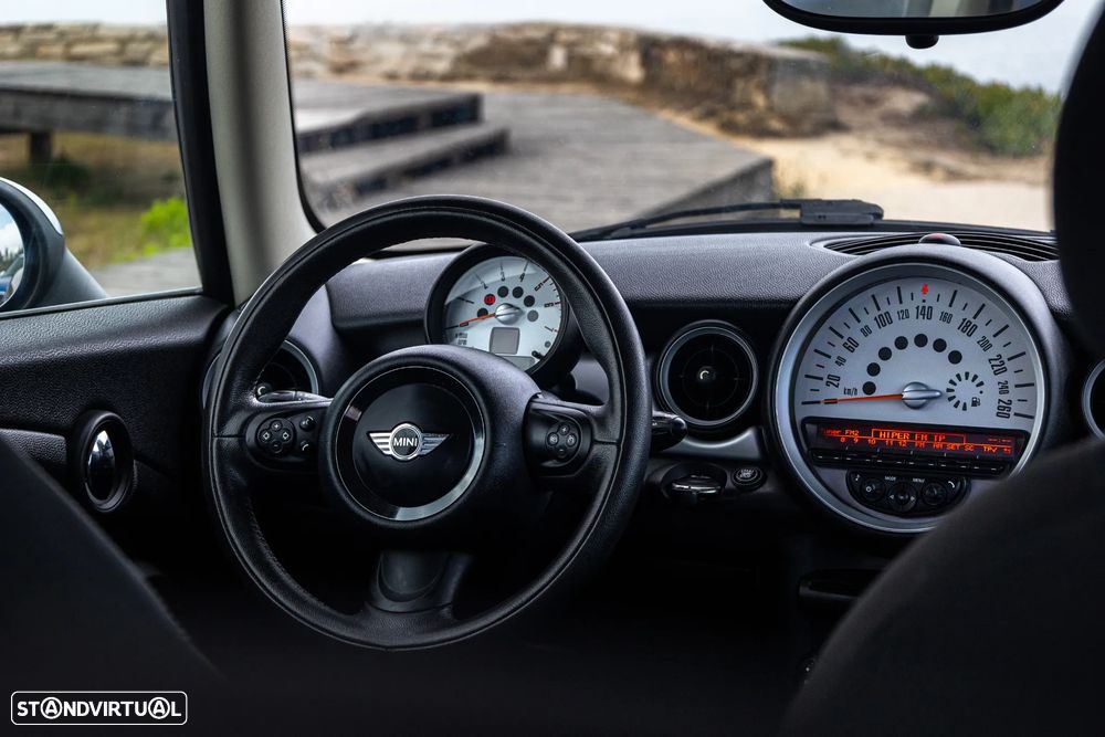 MINI 3 Portas Cooper D - 13