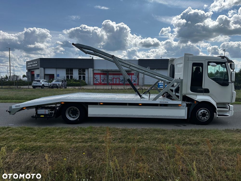 Volvo FL250 euro 6 autotransporter laweta LF4 Nowe Tacho piętro - 15
