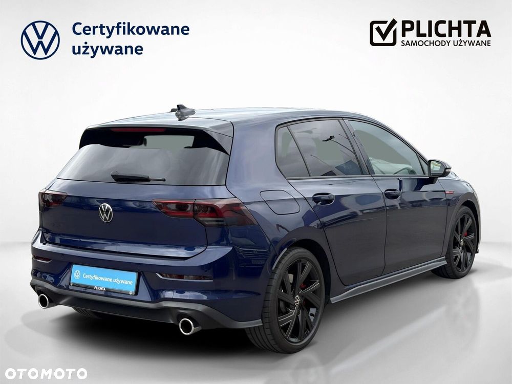 Volkswagen Golf - 6
