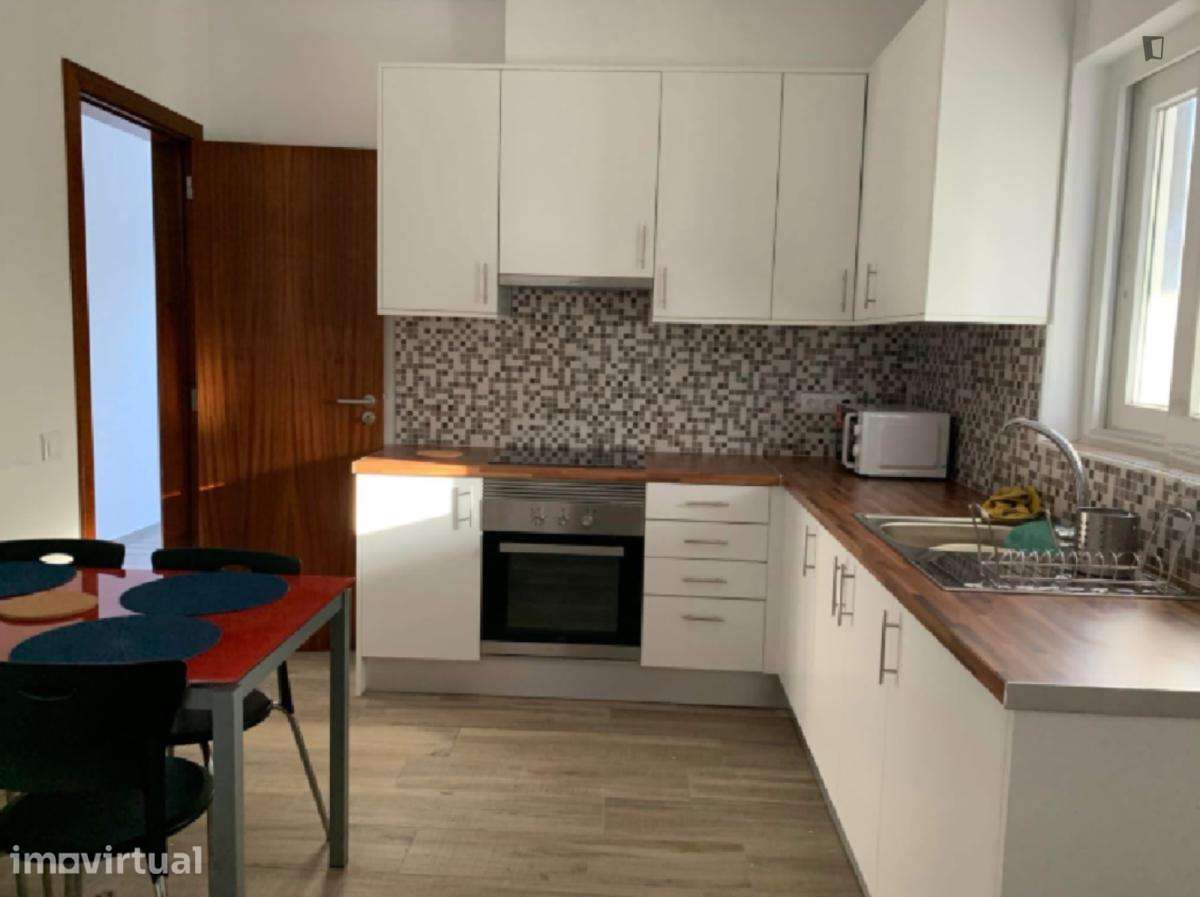 Quarto - localizado em Faro - Grande imagem: 2/3