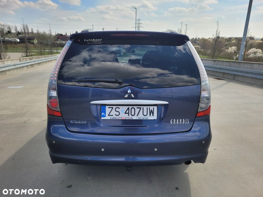Mitsubishi Grandis 2.0 DI-D 7-Sitzer 30 Jahre - 5