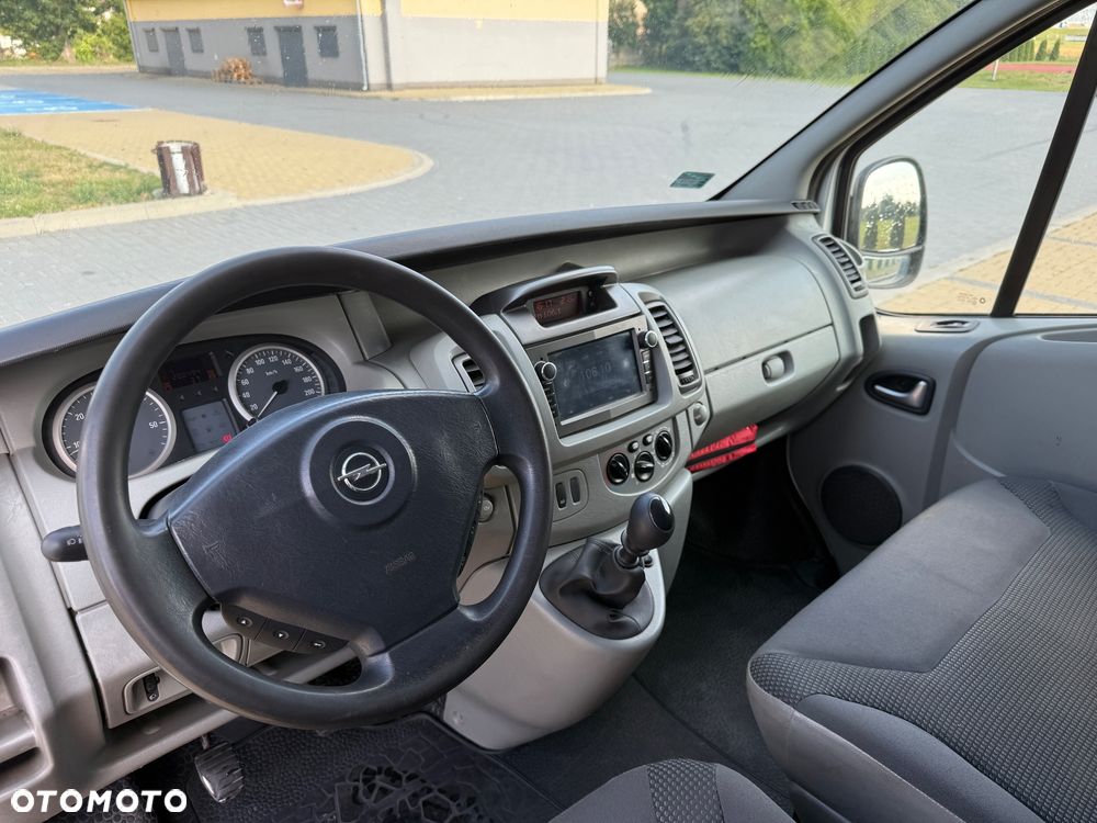 Opel Vivaro - 11