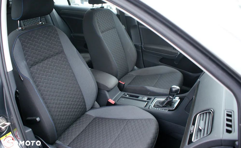 Volkswagen Golf - 14